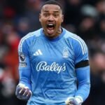Vasco monitora goleiros John e Weverton para reforçar o elenco