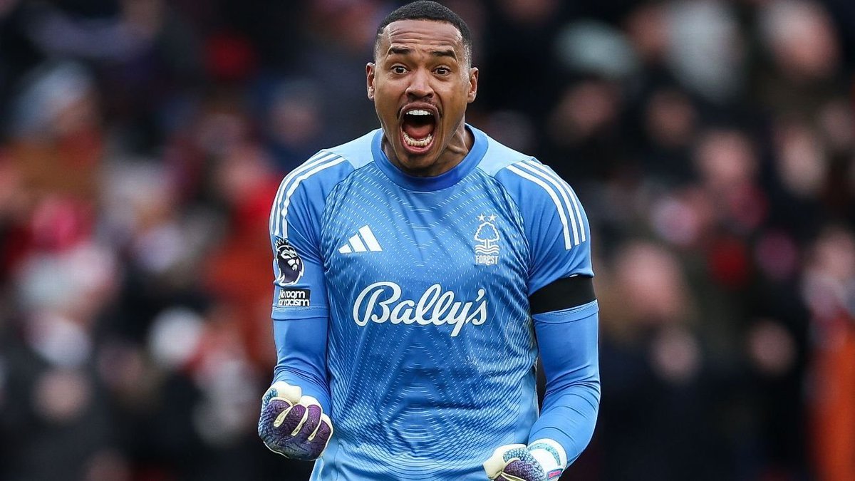 Vasco monitora goleiros John e Weverton para reforçar o elenco