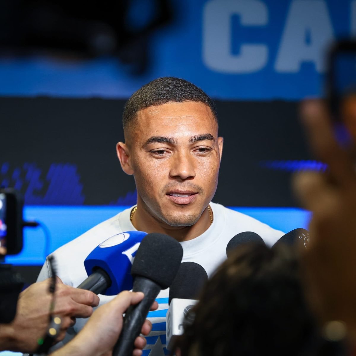 Vasco negocia com atacante Carlos Vinícius para temporada de 2027