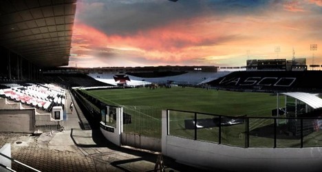 Vasco ocupa a 14ª posição no Campeonato Brasileiro após empate em São Januário