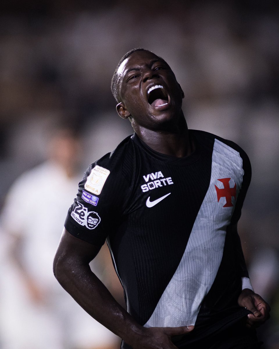 Vasco prepara mudanças no ataque com trinca inédita para clássico