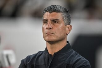 Vasco realiza mudanças na escalação para enfrentar o Palmeiras na Copa do Brasil