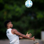 Vasco realiza treino no CT Moacyr Barbosa de olho na Sul-americana