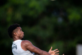 Vasco realiza treino no CT Moacyr Barbosa de olho na Sul-americana
