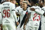 Vasco supera Boca Juniors na Bombonera com gol de Adson e resistência heroica