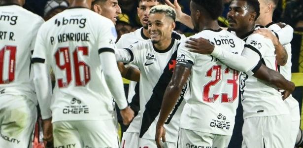Vasco supera Boca Juniors na Bombonera com gol de Adson e resistência heroica