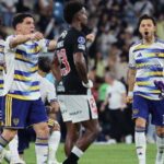 Vasco tropeça no início, perde para o Boca Juniors e é eliminado da Copa Sul-americana