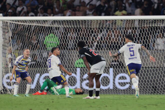 Vasco tropeça no Maracanã e Boca Juniors avança na Sul-americana