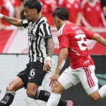 Vasco vira sobre o Corinthians e beneficia o Botafogo na tabela
