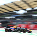 Verstappen domina abertura da Fórmula 1 em Sepang com Russell próximo e Bortoleto em 13º