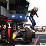 Verstappen domina GP caótico na Malásia com pódio de Hamilton