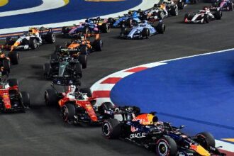 Verstappen domina GP de Singapura e mantém sequência de vitórias na Fórmula 1
