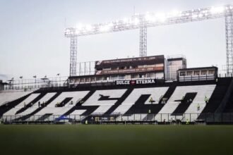 Veto do Bepe impede Vasco e Flamengo em São Januário e define Nilton Santos