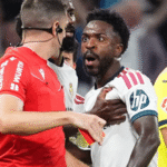 Vinicius Jr. se retrata por expulsão em triunfo do Real Madrid enquanto Mourinho boicota coletiva