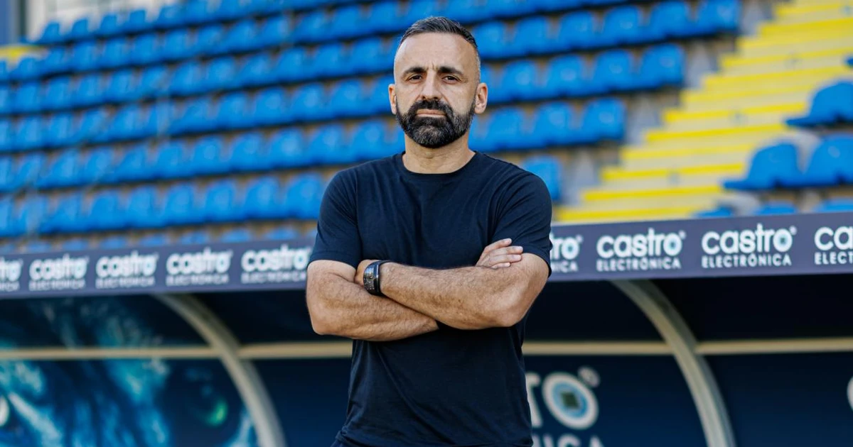 Vítor Severino assume comando técnico do Arouca em sua primeira experiência como treinador