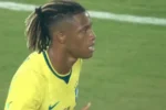 Volante Danilo, do Botafogo, enfrenta maratona para clássico após retorno da Seleção