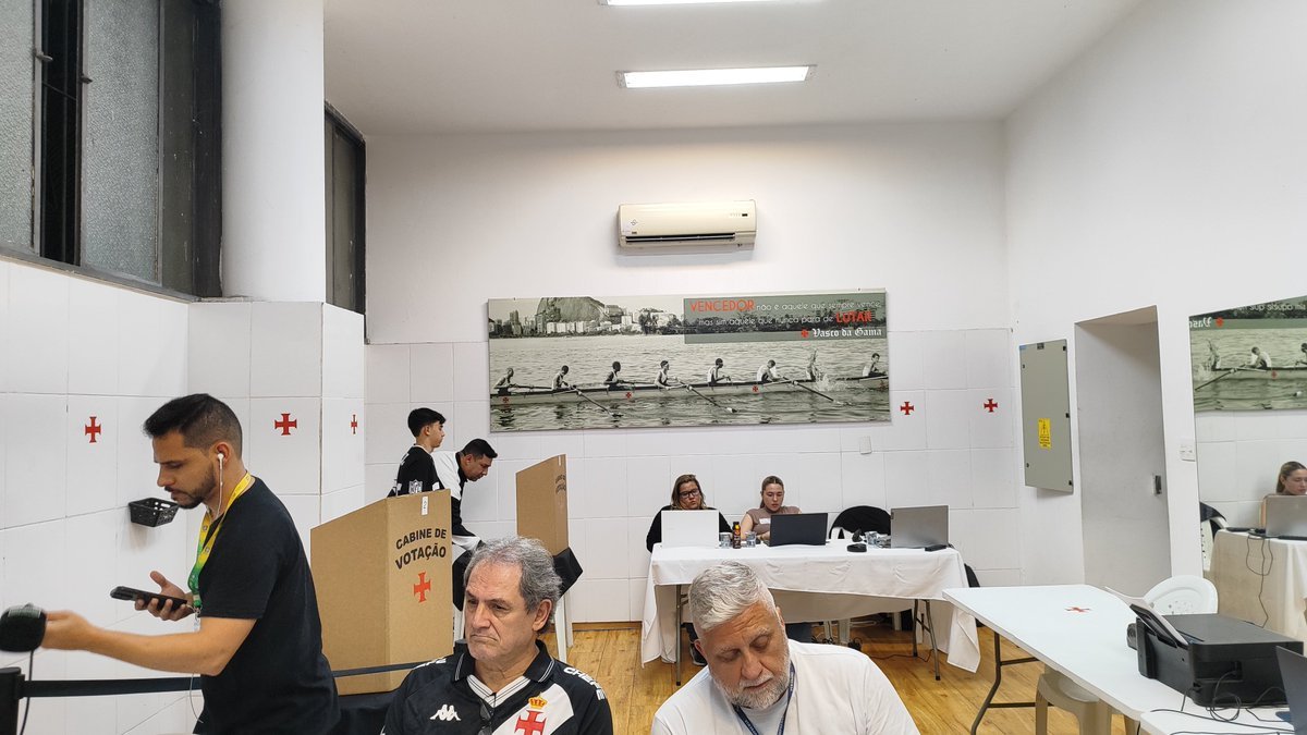 Votação da assembleia geral do Vasco na Lagoa registra ambiente de tranquilidade