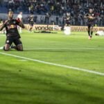 Wallace Yan comanda vitória tranquila do Bragantino sobre a Chapecoense