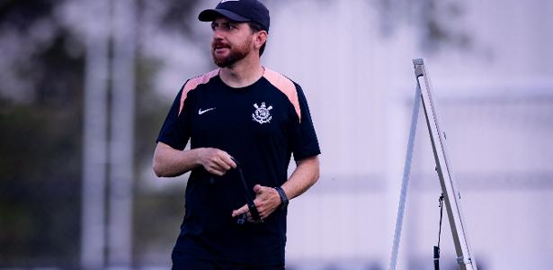 William Batista defende elenco do Corinthians e projeta chegada de Seedorf