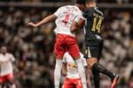 Zagueiro Alix Vinícius recebe alta hospitalar após choque de cabeça no Brasileirão