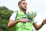 Ziyech e Matheus Martins ganham vaga no time titular do Botafogo para clássico